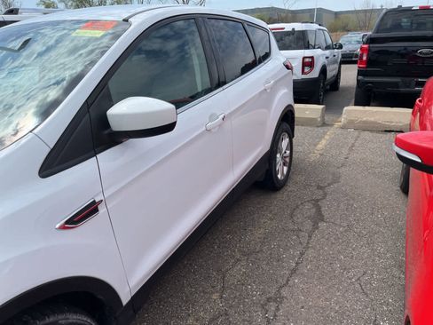 Used 2019 Ford Escape SE AWD/4WD image 6