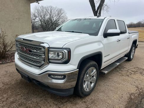 Used 2018 GMC Sierra 1500 SLT w/ SLT Premium Package image 3