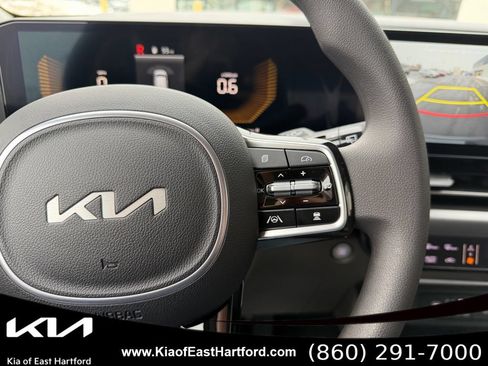 New 2026 Kia Carnival LX FWD image 34