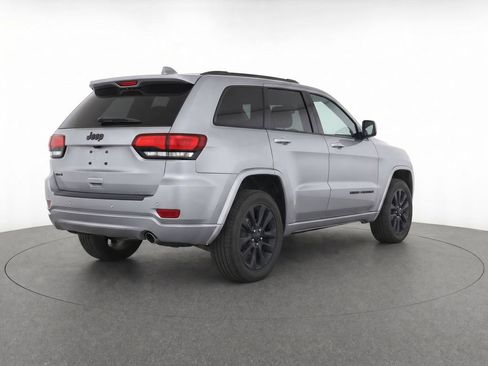 Used 2021 Jeep Grand Cherokee Laredo X AWD/4WD image 4