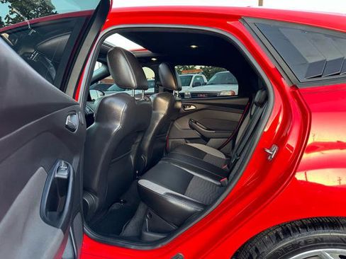 Used 2013 Ford Focus ST FWD image 11