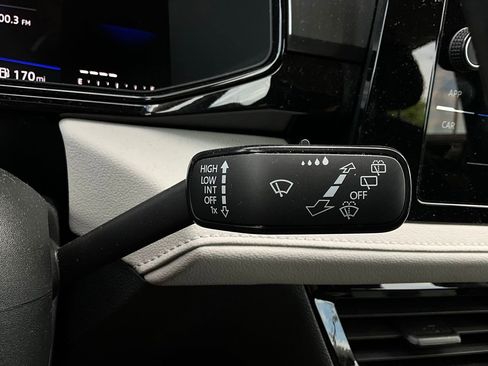 Used 2025 Volkswagen Taos S image 32