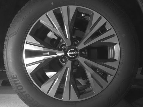 Used 2023 Nissan Rogue SV FWD image 14