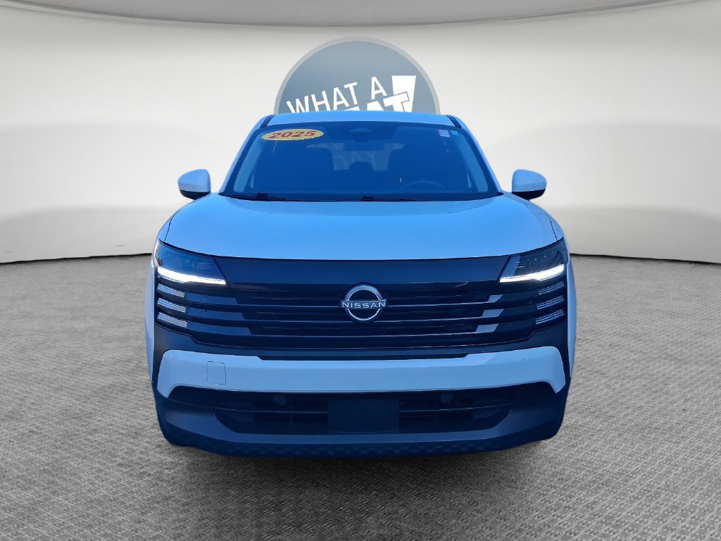 Used 2025 Nissan Kicks SV FWD image 9