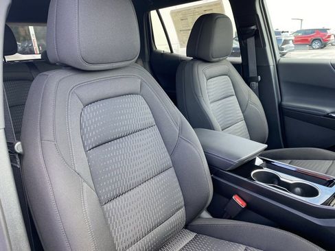 New 2025 Chevrolet Equinox LT image 18