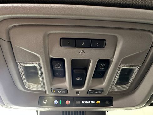 Used 2022 Chevrolet Silverado 1500 LTZ w/ LTZ Convenience Package II AWD/4WD image 38