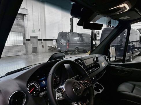 New 2025 Mercedes-Benz Sprinter 3500 image 10