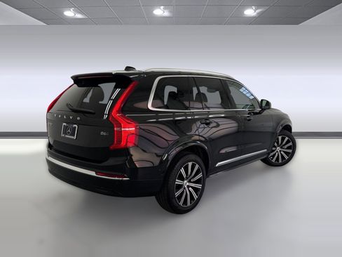 Used 2025 Volvo XC90 B6 Plus image 8