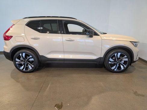 New 2026 Volvo XC40 B5 Ultra w/ Climate Package image 6