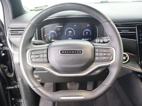Used 2023 Jeep Wagoneer L Series II AWD/4WD image 27