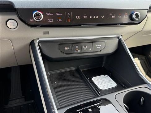 New 2026 Kia Carnival EX FWD image 26