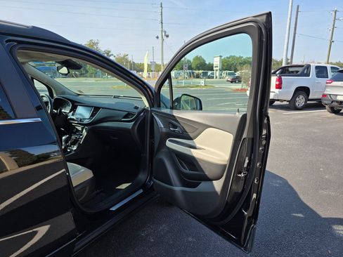 Used 2017 Buick Encore Essence image 19