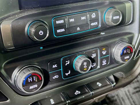 Used 2018 Chevrolet Silverado 1500 LT w/ All Star Edition image 15