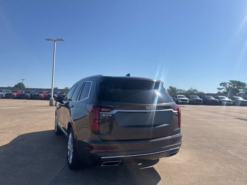 Used 2020 Cadillac XT6 Premium Luxury FWD image 16