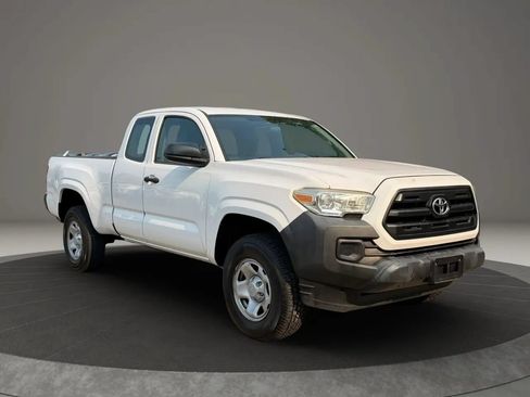 Used 2016 Toyota Tacoma SR RWD image 3