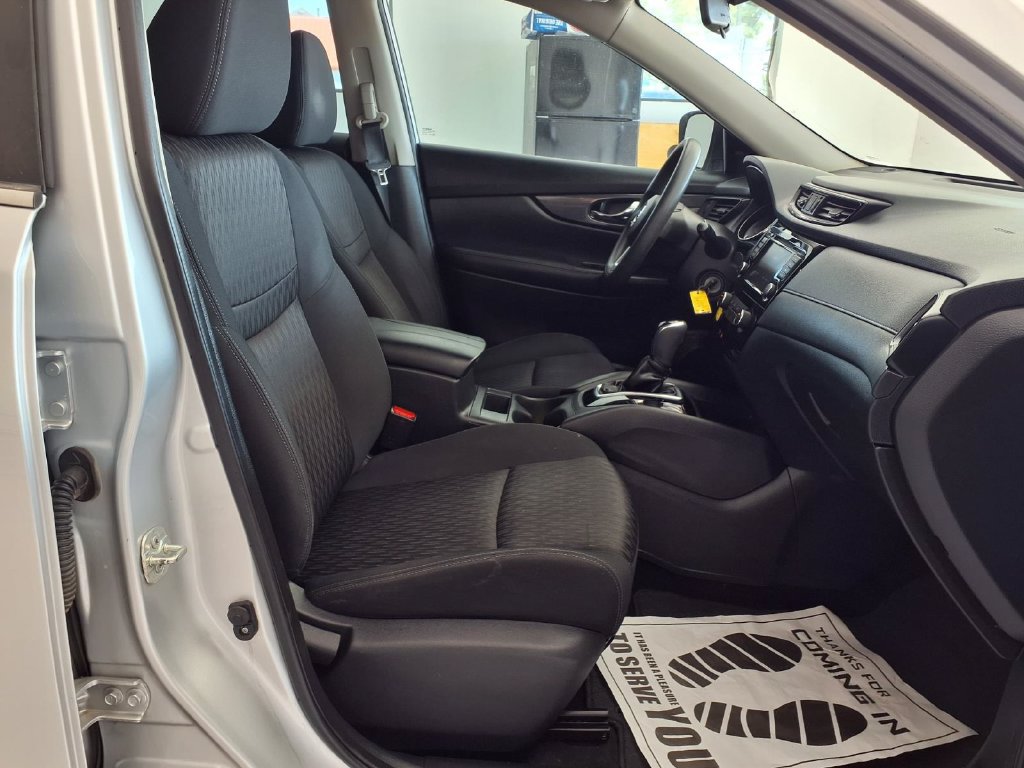 Used 2018 Nissan Rogue S FWD image 13