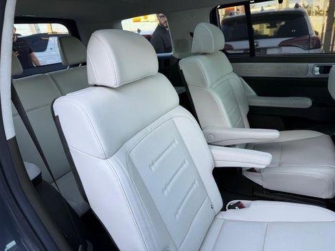 Used 2024 Hyundai Santa Fe Calligraphy image 40