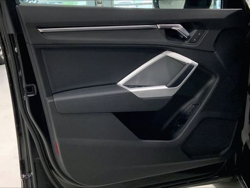 Used 2022 Audi Q3 2.0T Premium w/ Convenience Package image 27