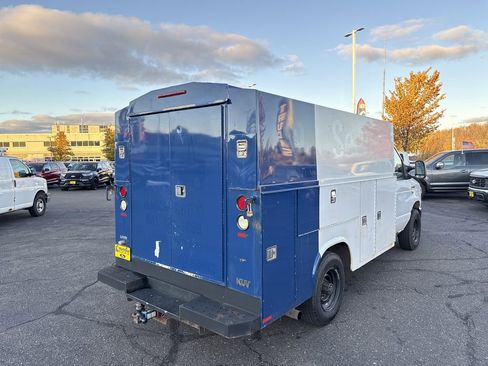 Used 2013 Ford E-350 and Econoline 350 Super Duty w/ Class I Trailer Tow Pkg image 6