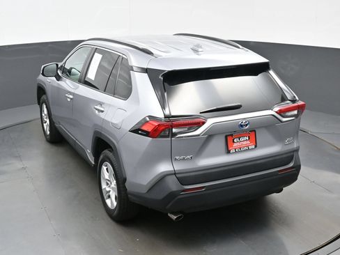 Used 2021 Toyota RAV4 XLE AWD/4WD image 34