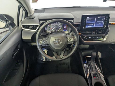 Used 2022 Toyota Corolla LE image 31