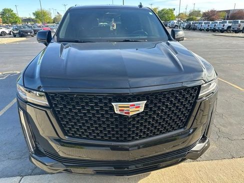 Used 2022 Cadillac Escalade Premium Luxury AWD/4WD image 1