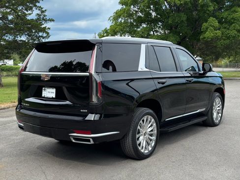 Used 2024 Cadillac Escalade Premium Luxury AWD/4WD image 3