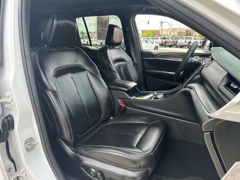 Used 2024 Jeep Grand Cherokee Limited 4xe AWD/4WD image 11