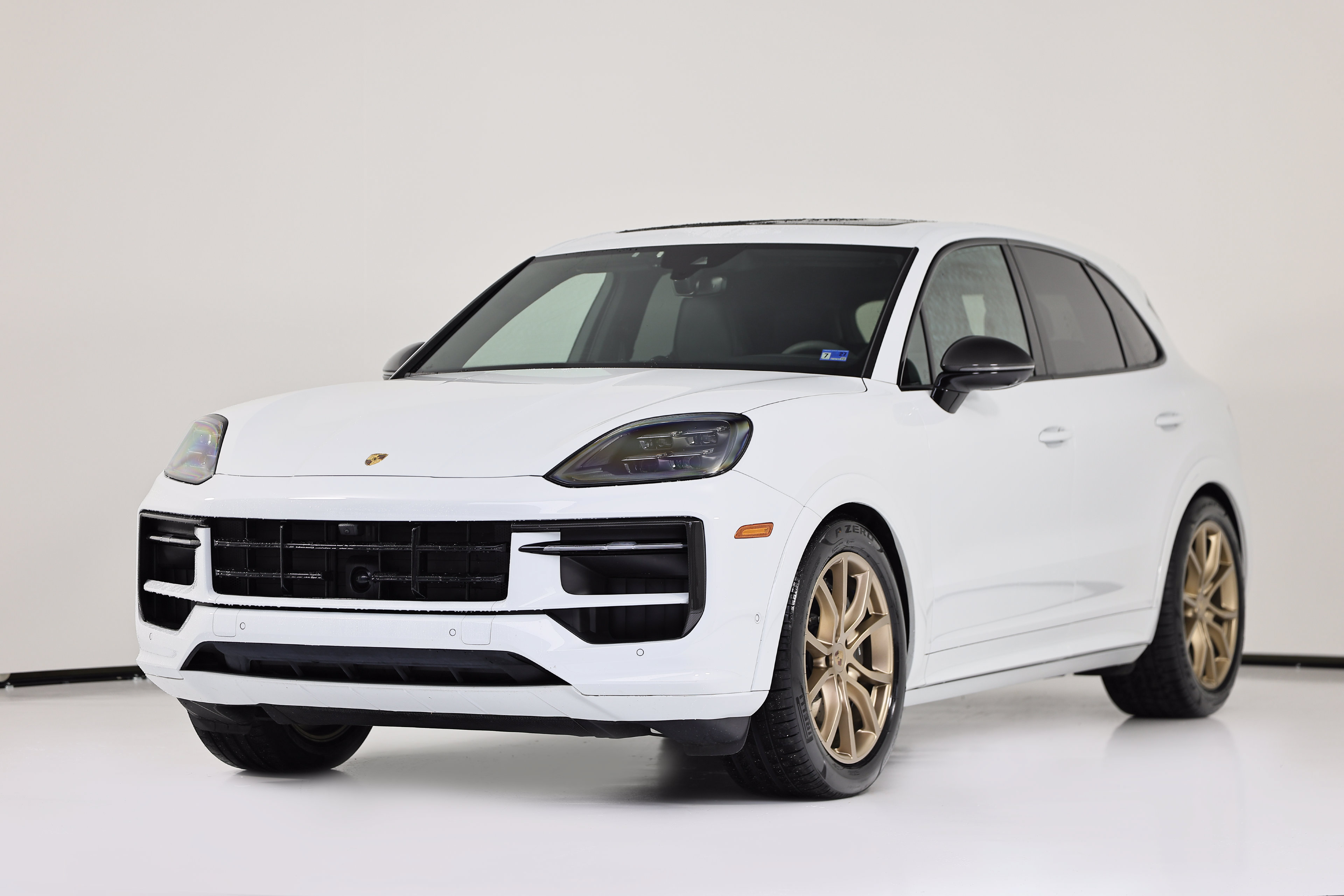 Certified 2025 Porsche Cayenne GTS AWD/4WD image 1