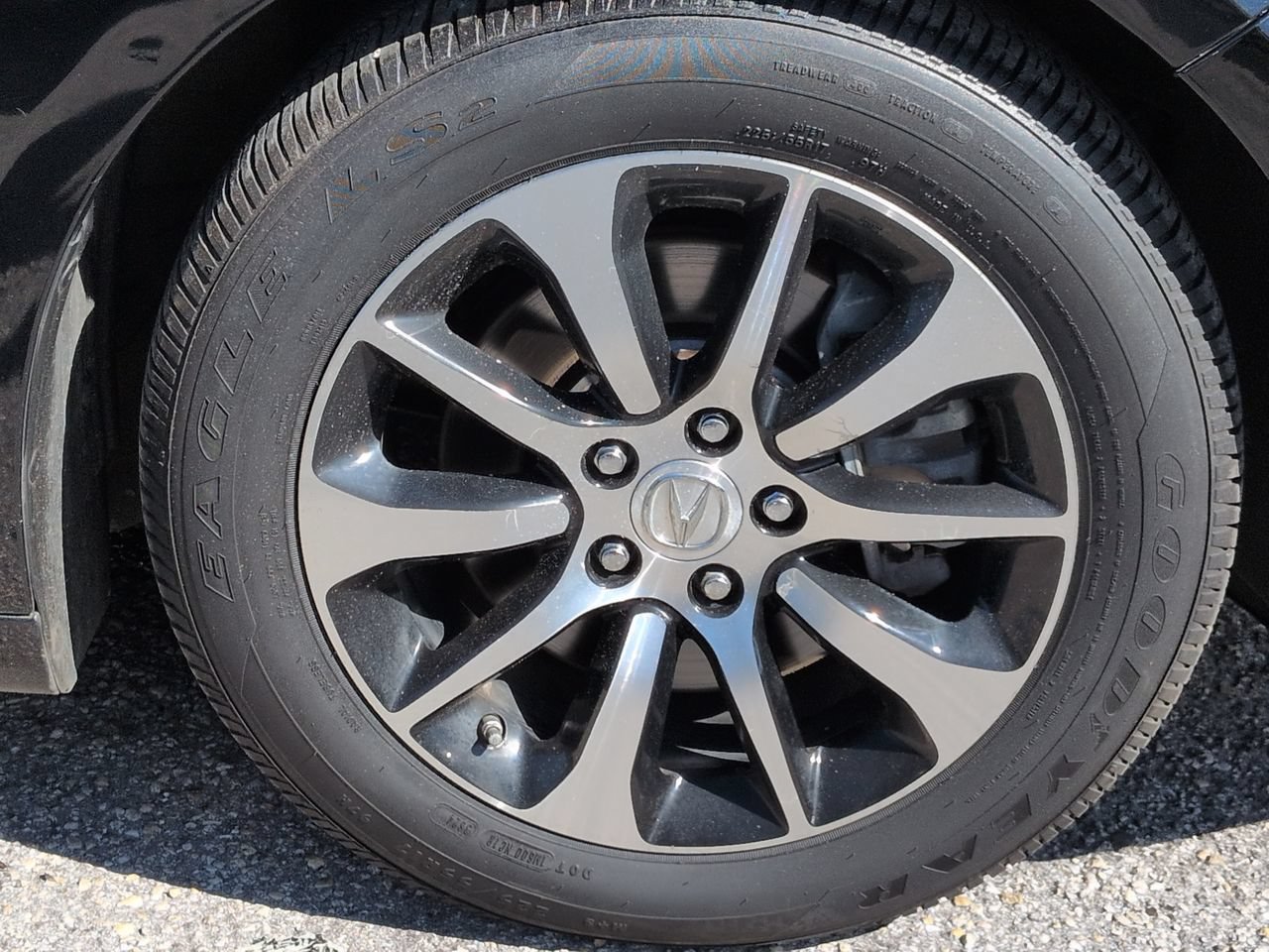 Used 2017 Acura TLX FWD image 11