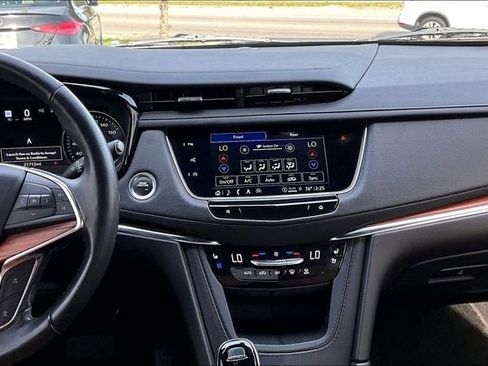 Used 2023 Cadillac XT5 Premium Luxury w/ Technology Package image 9