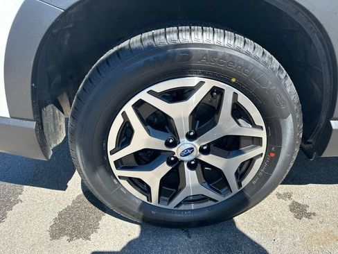 Certified 2022 Subaru Forester Premium AWD/4WD image 39