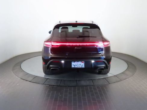Certified 2026 Porsche Macan AWD/4WD image 6