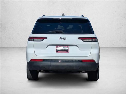 Used 2025 Jeep Grand Cherokee L Altitude image 6