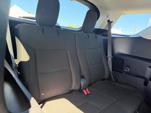 Used 2022 Ford Explorer XLT image 41