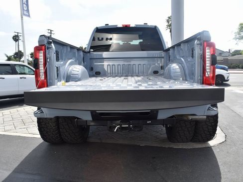 Used 2025 Ford F450 Lariat w/ FX4 Off-Road Package image 13