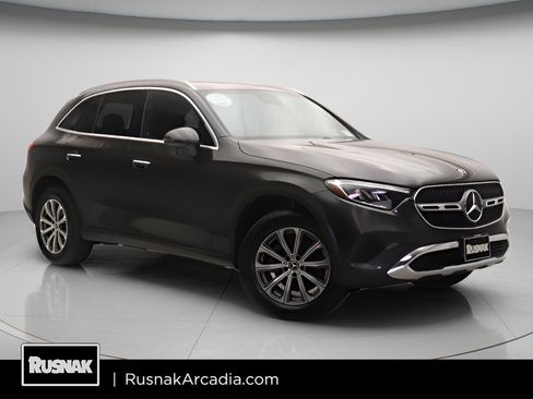 Used 2026 Mercedes-Benz GLC 300 image 1
