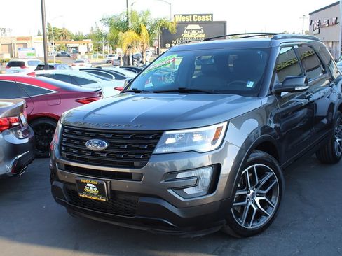 Used 2017 Ford Explorer Sport AWD/4WD image 2