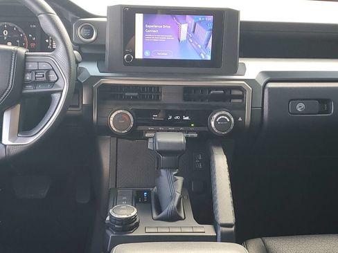Certified 2025 Toyota 4Runner SR5 AWD/4WD image 17