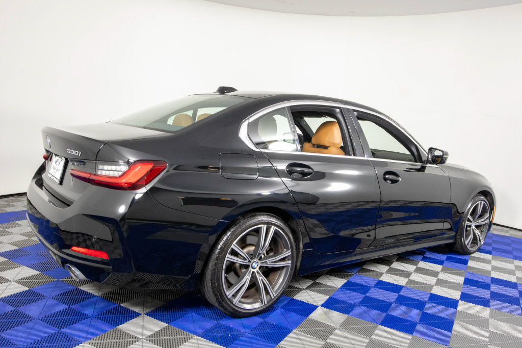 Used 2024 BMW 330i Sedan w/ Convenience Package RWD image 6