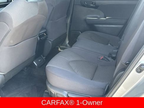 Used 2023 Toyota Highlander LE image 5