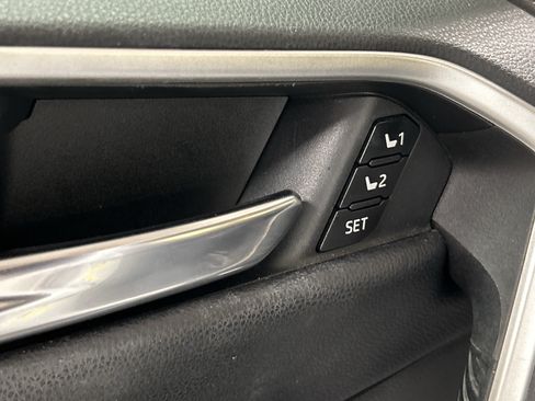 Used 2019 Toyota RAV4 Limited FWD image 14