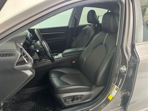 Used 2022 Toyota Camry SE FWD image 18