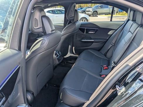 Used 2025 Mercedes-Benz C 300 Sedan image 7