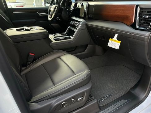 New 2026 GMC Sierra 2500 Denali w/ Denali Reserve Package image 15