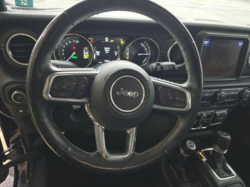 Used 2022 Jeep Wrangler Unlimited Sahara w/ Cold Weather Group image 10