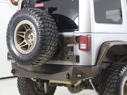 Used 2016 Jeep Wrangler Unlimited Sahara image 44