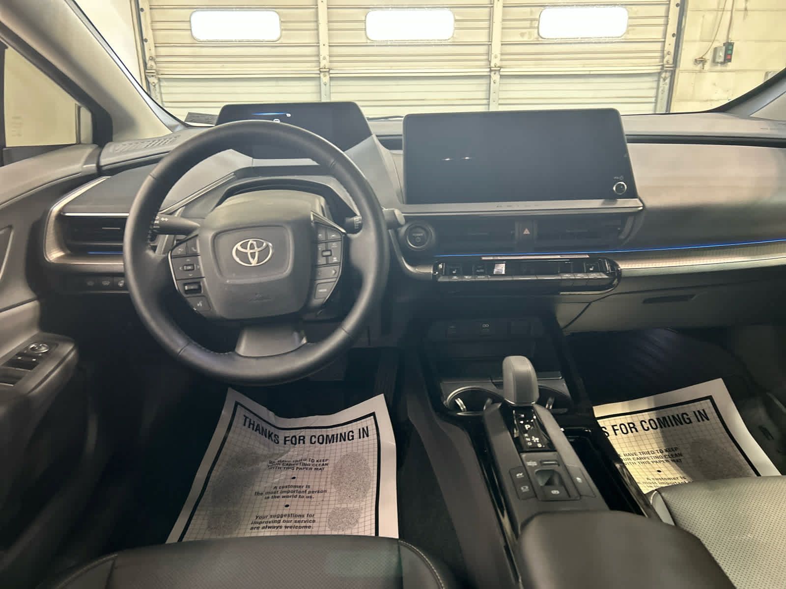 Used 2024 Toyota Prius XLE FWD image 4