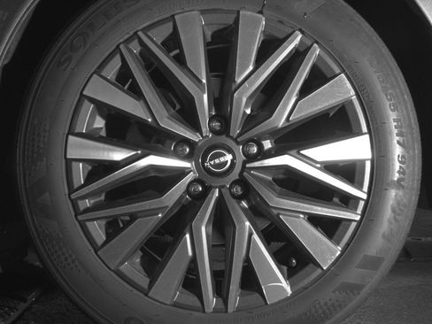 Used 2025 Nissan Altima 2.5 SV image 14