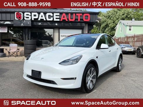 Used 2023 Tesla Model Y Long Range AWD/4WD image 1